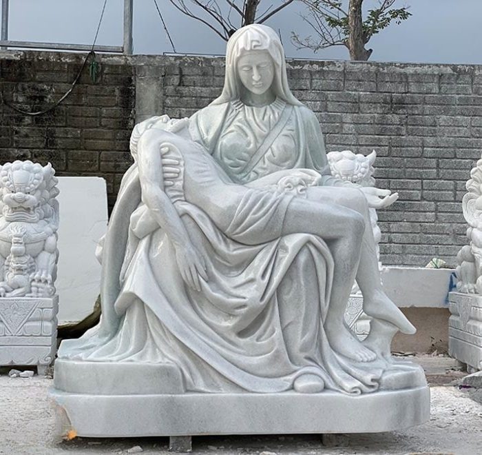 Tượng đức mẹ sầu bi