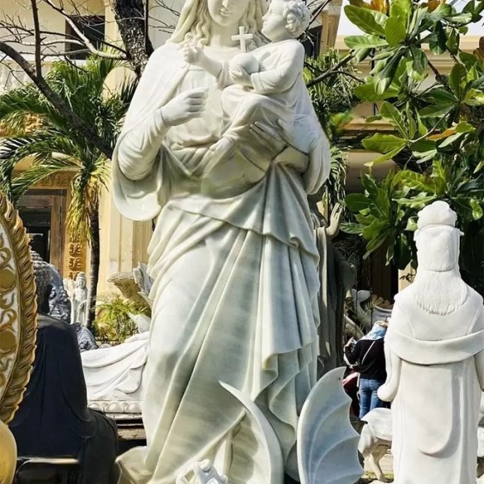 Tượng đức mẹ hằng cứu